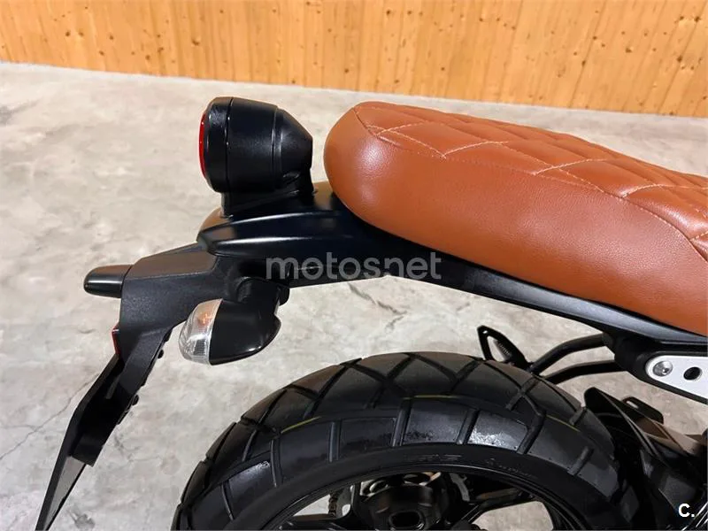 Yamaha XSR 125 – Vista 40
