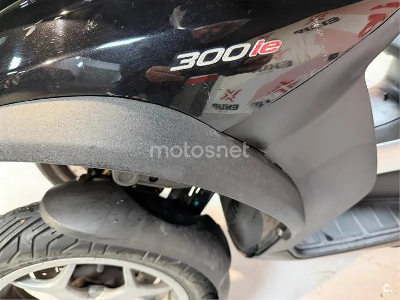 Piaggio MP3 300 LT – Vista 11