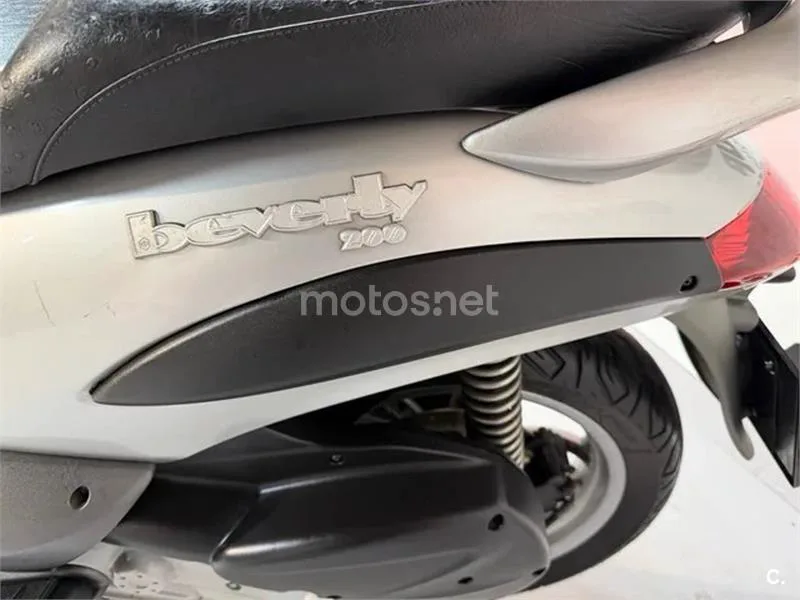 Piaggio Beverly 200 – Vista 4