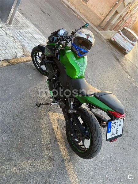 Kawasaki J300 – Vista 3