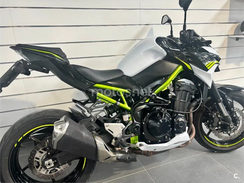 Kawasaki Z900 – Vista 3
