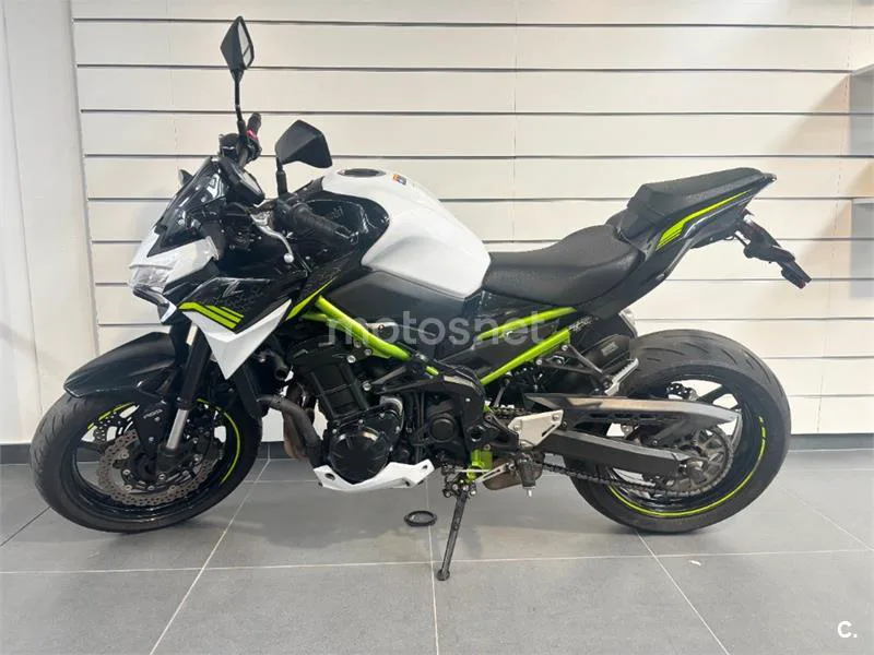 Kawasaki Z900 – Vista 6