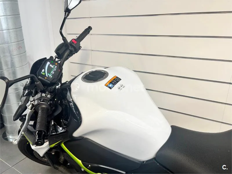 Kawasaki Z900 – Vista 8