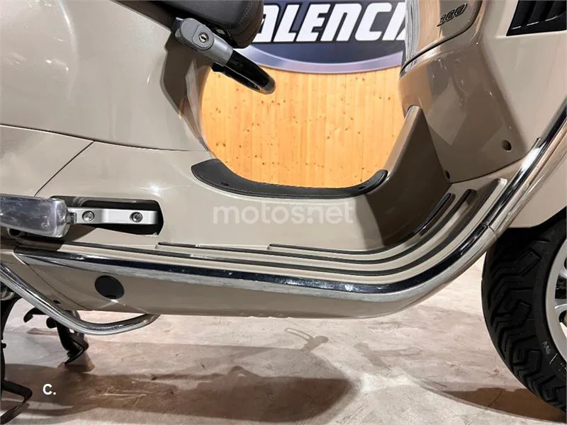 Vespa GTS 300 – Vista 42