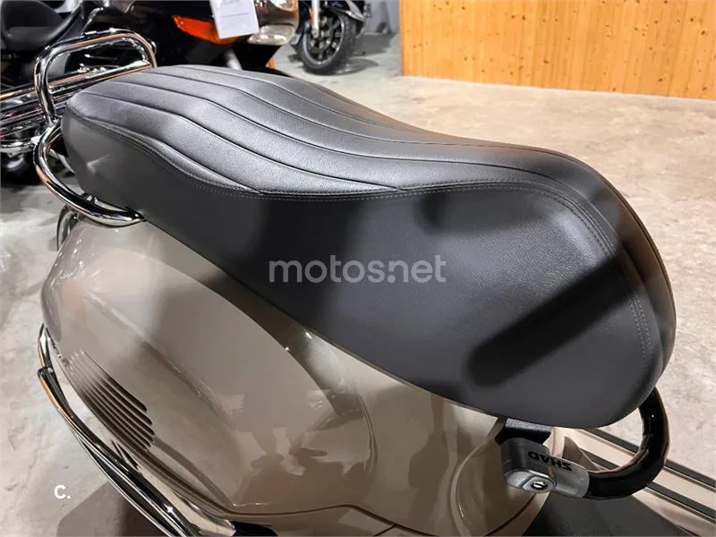 Vespa GTS 300 – Vista 45