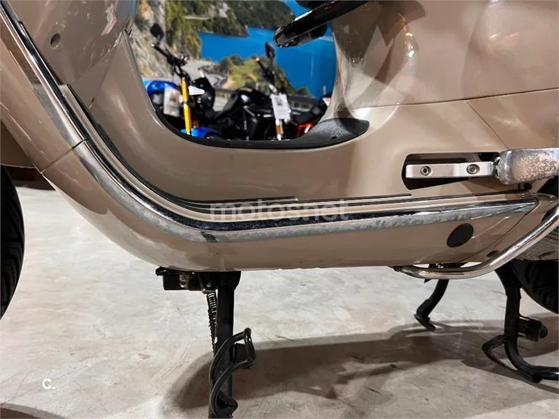 Vespa GTS 300 – Vista 64