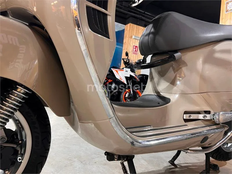 Vespa GTS 300 – Vista 65