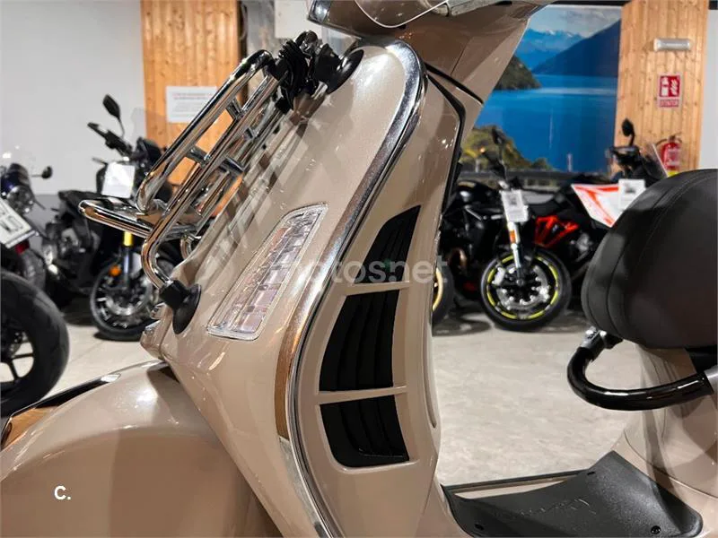 Vespa GTS 300 – Vista 66