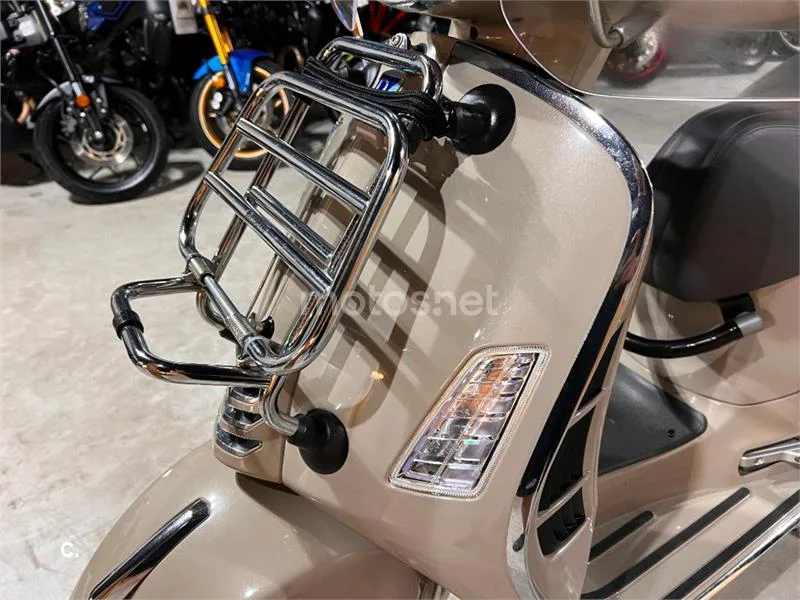 Vespa GTS 300 – Vista 69