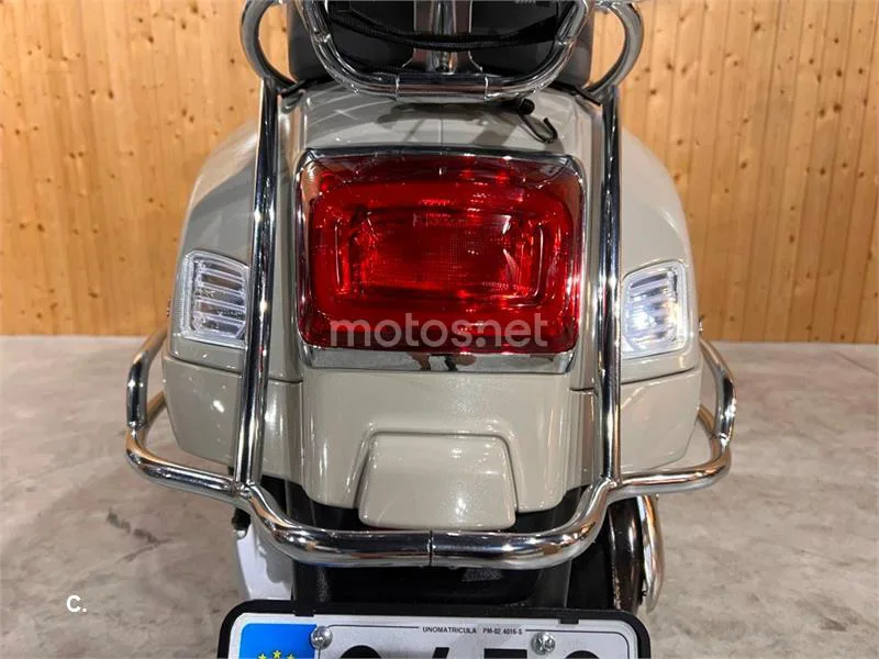 Vespa GTS 300 – Vista 10