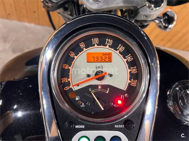 Kawasaki VN 900 Classic – Vista 23