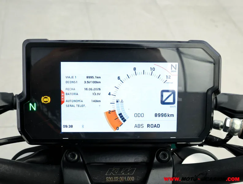KTM 125 – Vista 6