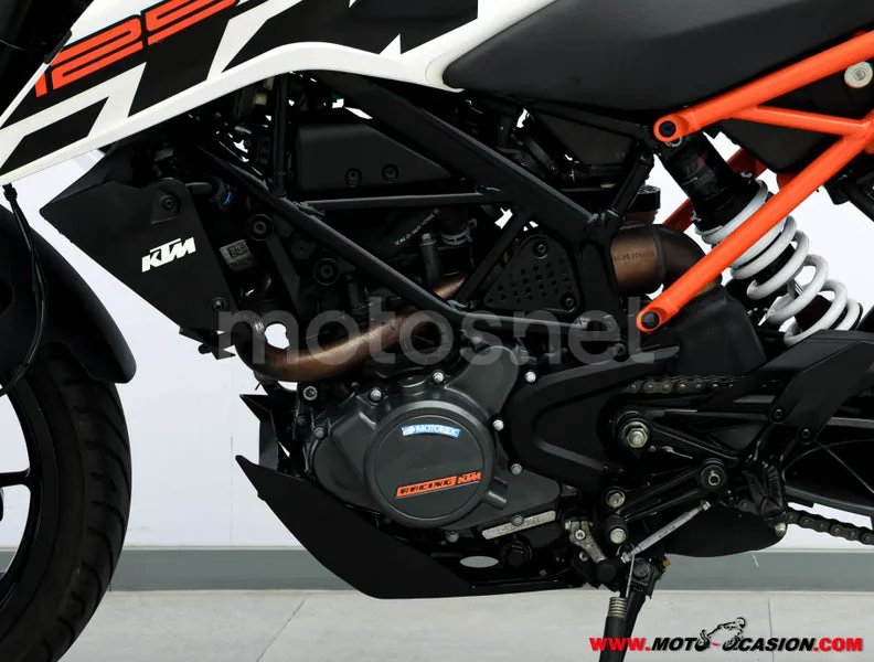 KTM 125 – Vista 10