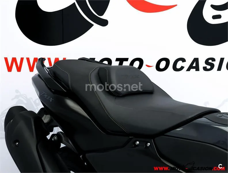 Yamaha TMAX – Vista 11