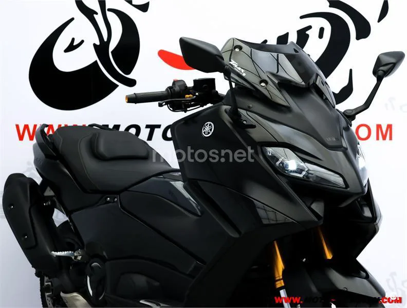 Yamaha TMAX – Vista 4