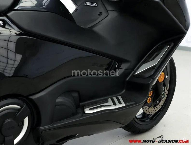 Yamaha TMAX – Vista 5