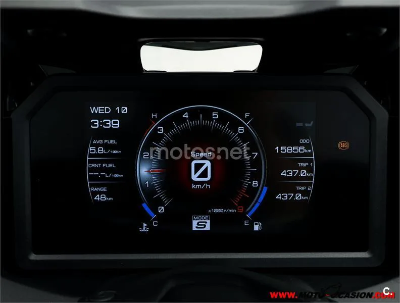 Yamaha TMAX – Vista 6
