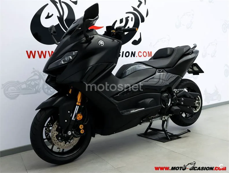 Yamaha TMAX – Vista 8