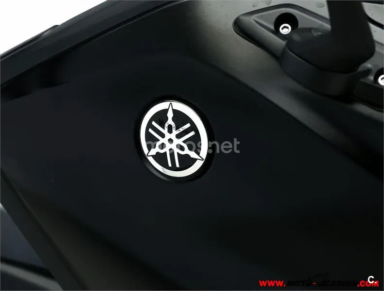 Yamaha TMAX – Vista 9