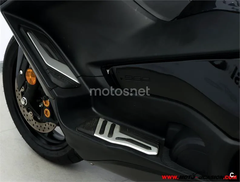 Yamaha TMAX – Vista 10