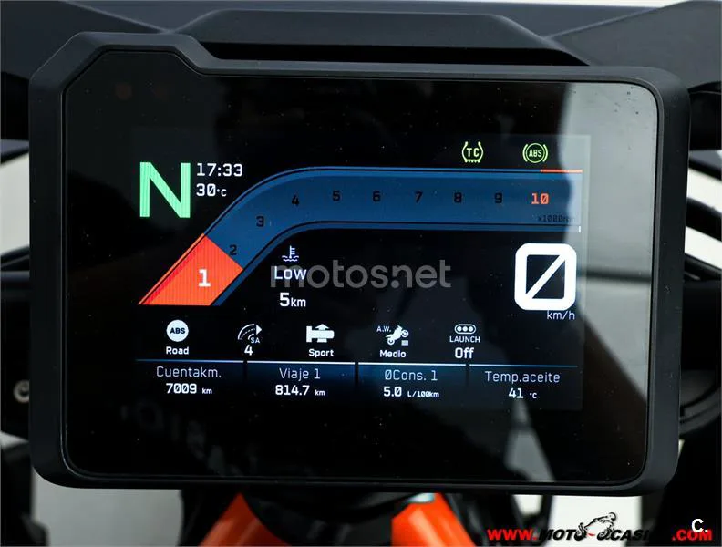 KTM 1390 Super Duke R – Vista 6