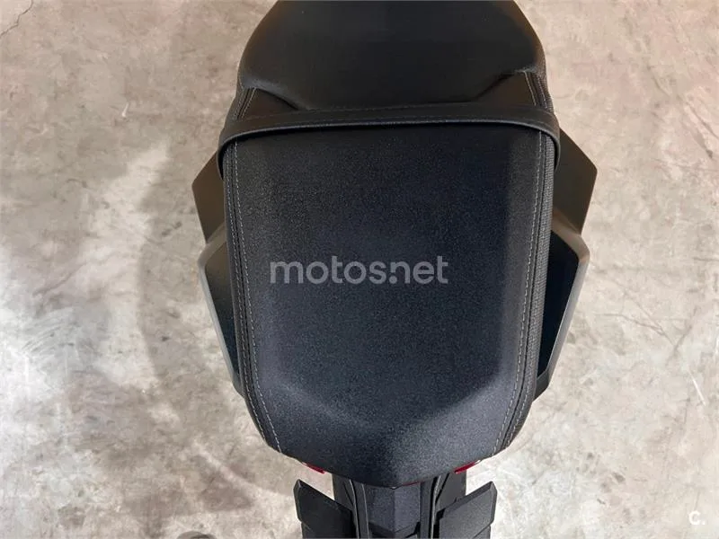 Honda CB 650 R – Vista 12