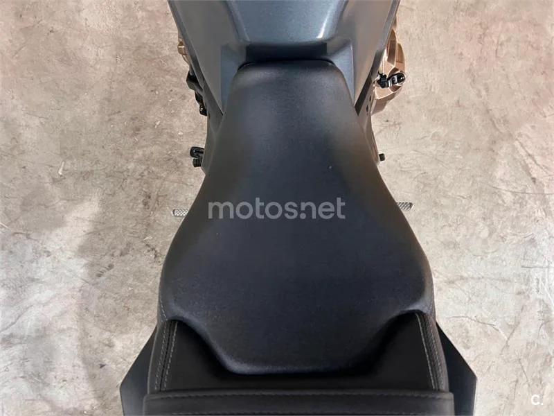 Honda CB 650 R – Vista 13