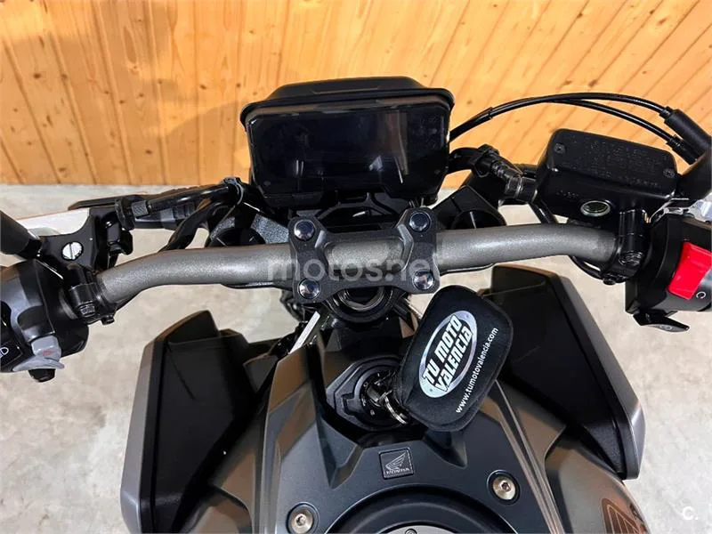 Honda CB 650 R – Vista 19