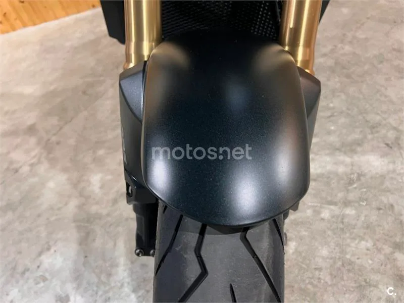 Honda CB 650 R – Vista 22