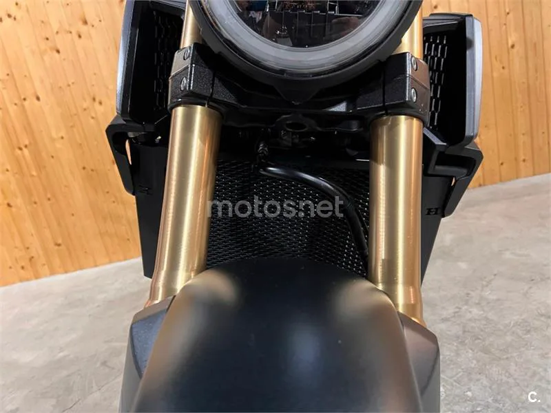 Honda CB 650 R – Vista 23