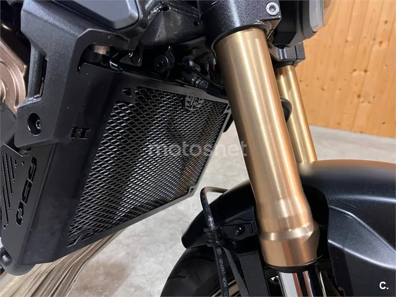 Honda CB 650 R – Vista 32