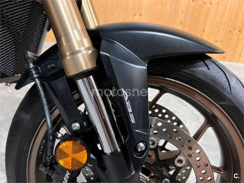 Honda CB 650 R – Vista 33