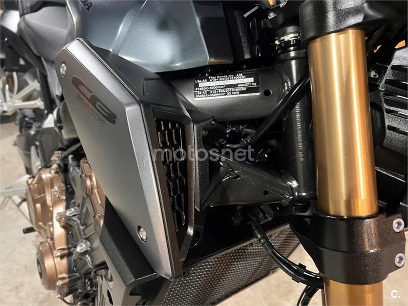 Honda CB 650 R – Vista 39