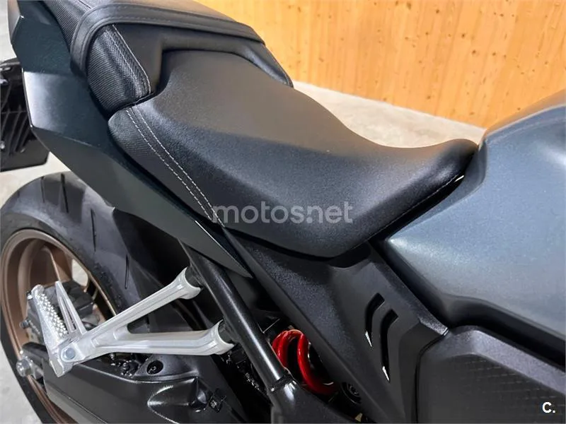 Honda CB 650 R – Vista 47