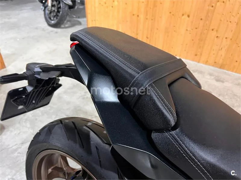 Honda CB 650 R – Vista 48