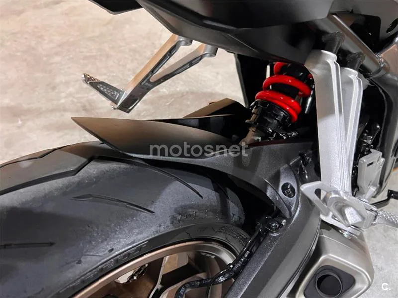 Honda CB 650 R – Vista 55