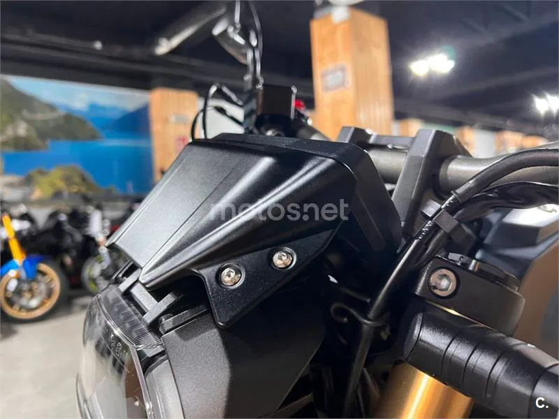 Honda CB 650 R – Vista 77