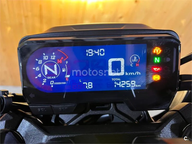 Honda CB 650 R – Vista 86