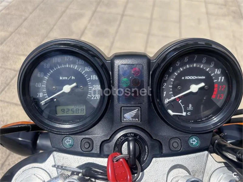Honda CBF 600 N – Vista 4
