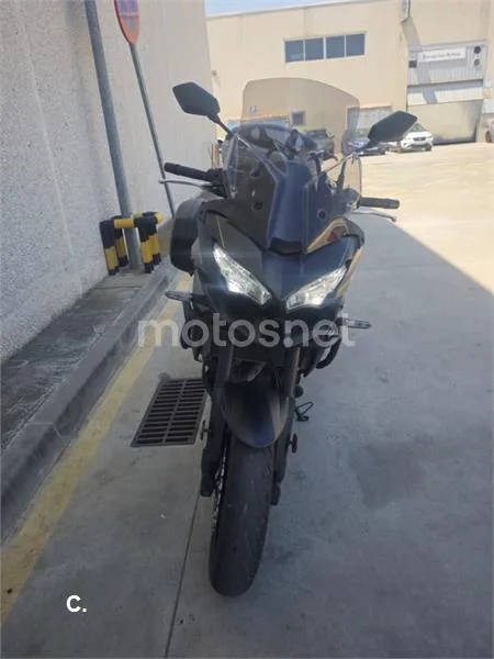 Kawasaki Versys – Vista 12