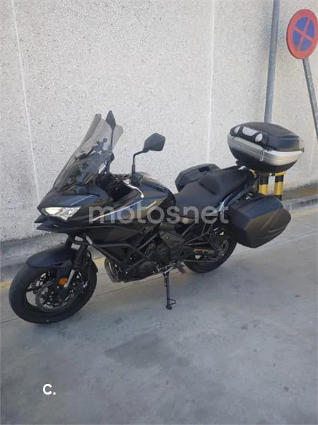 Kawasaki Versys – Vista 9