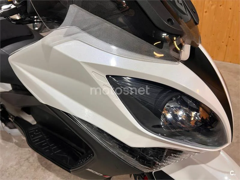 Kymco Xciting 500 R – Vista 34