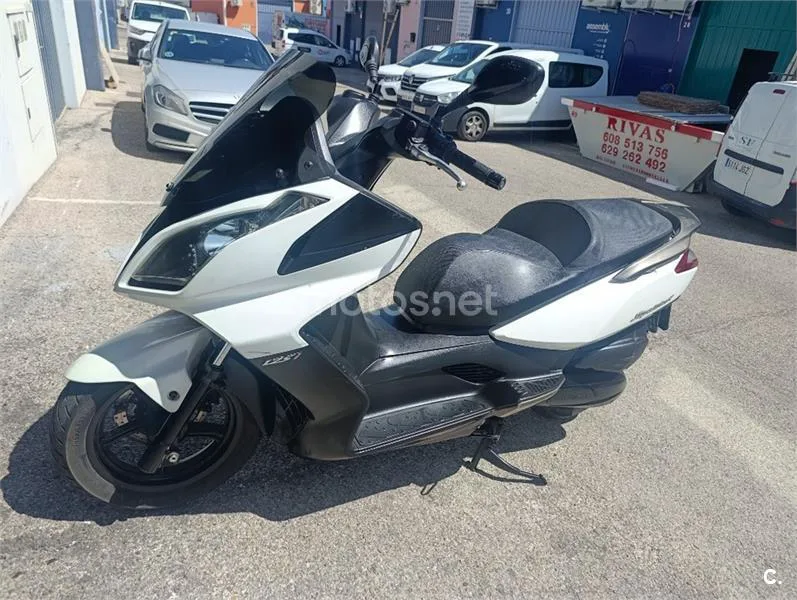 Kymco Super Dink 125 – Vista 4