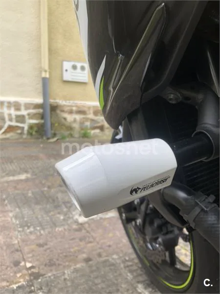 Kawasaki Z900 – Vista 7