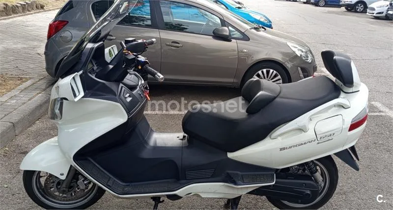 Suzuki Burgman 650 Executive – Vista 4