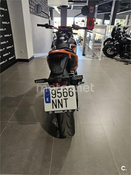 KTM 390 – Vista 9