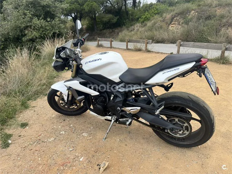 Triumph Street Triple – Vista 3