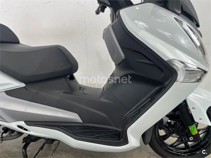 SYM Joymax 125 – Vista 11