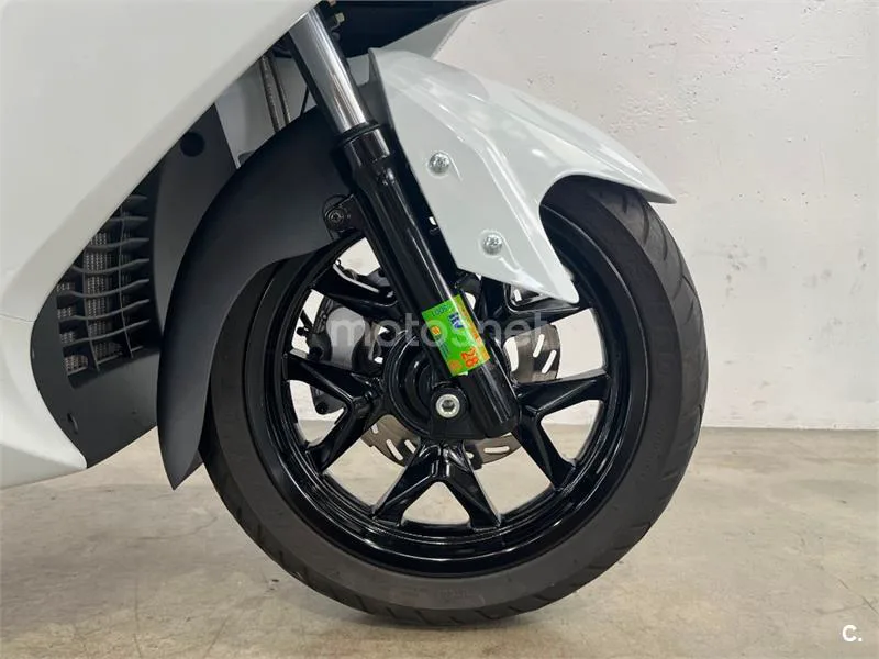 SYM Joymax 125 – Vista 12