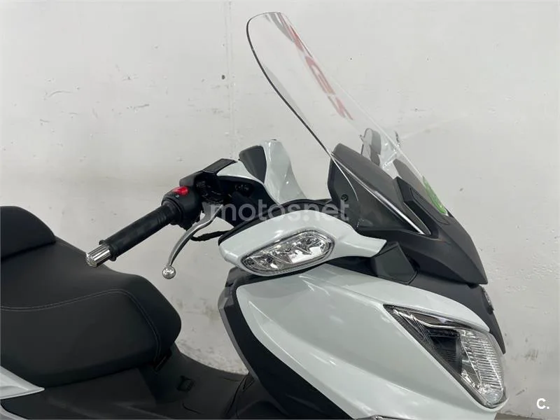 SYM Joymax 125 – Vista 13